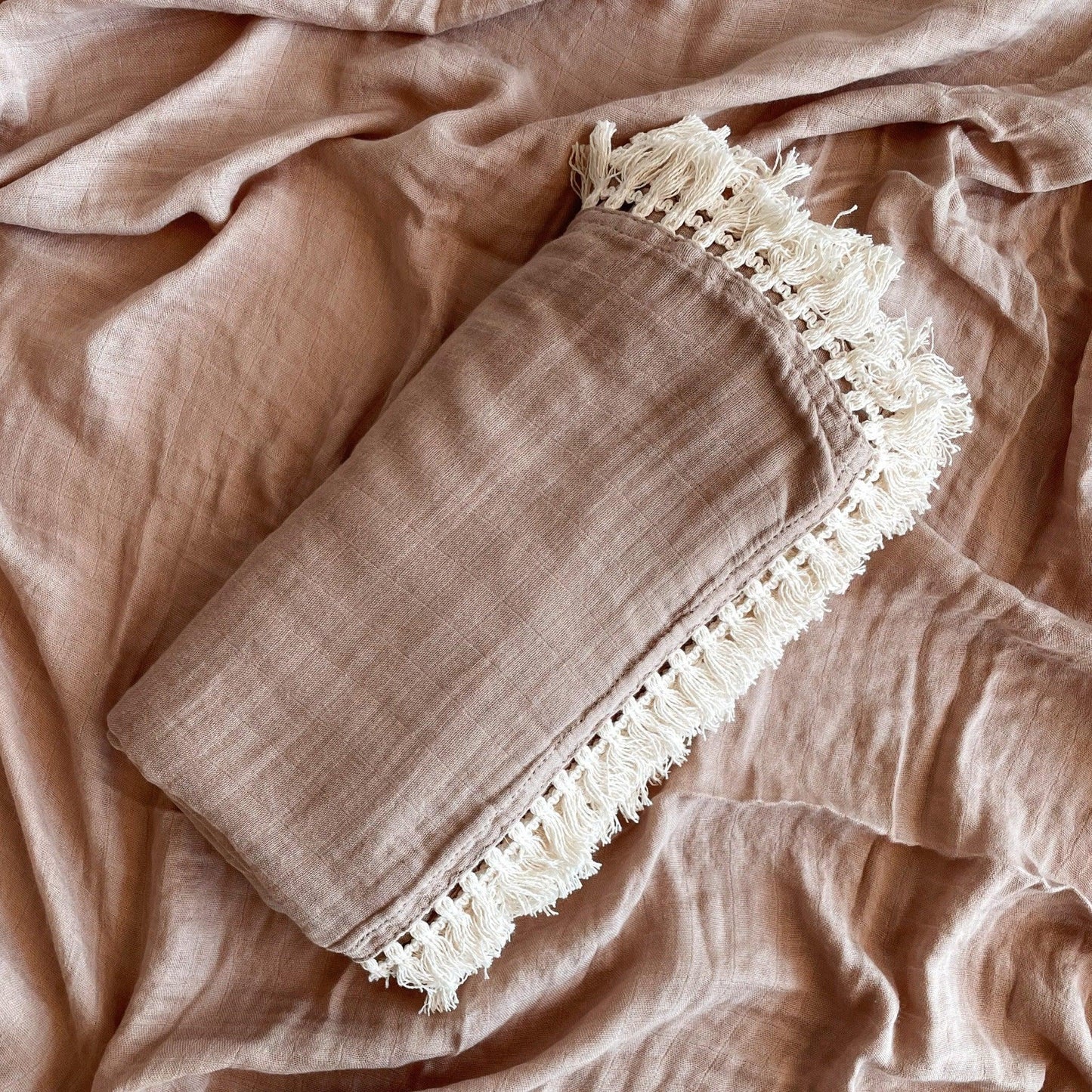 Bamboo fringe swaddle - Latte - Popette