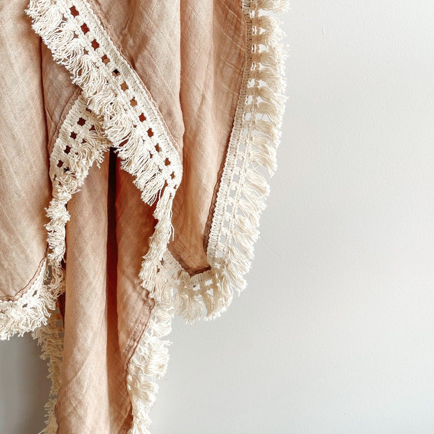 Bamboo fringe swaddle - Latte - Popette